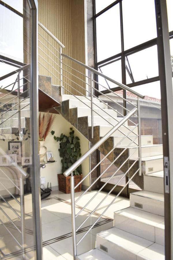 דירות יוהנסבורג Lalela House מראה חיצוני תמונה