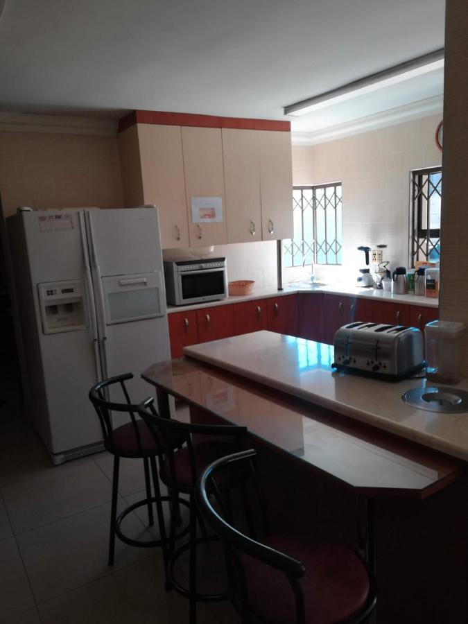 דירות יוהנסבורג Lalela House מראה חיצוני תמונה