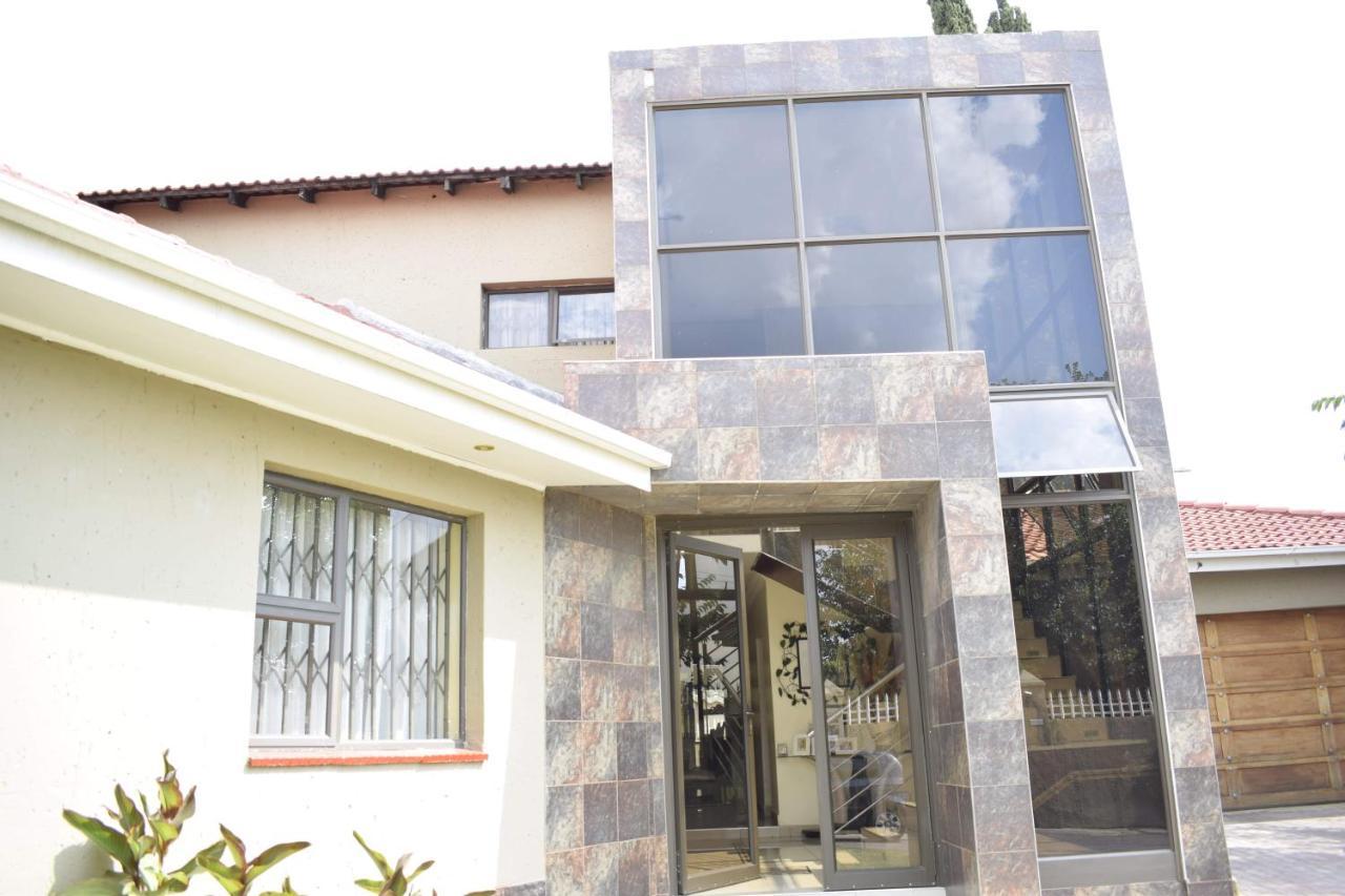 דירות יוהנסבורג Lalela House מראה חיצוני תמונה