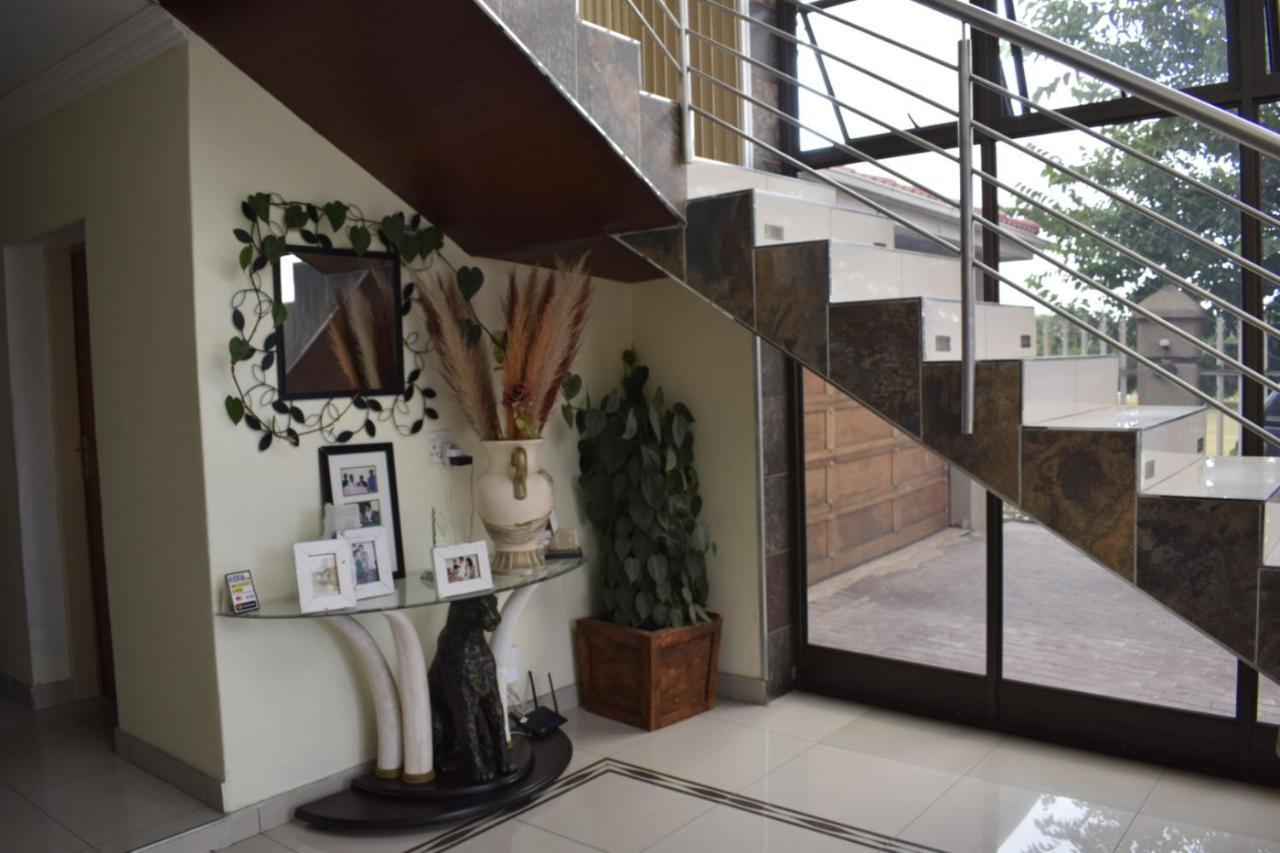 דירות יוהנסבורג Lalela House מראה חיצוני תמונה