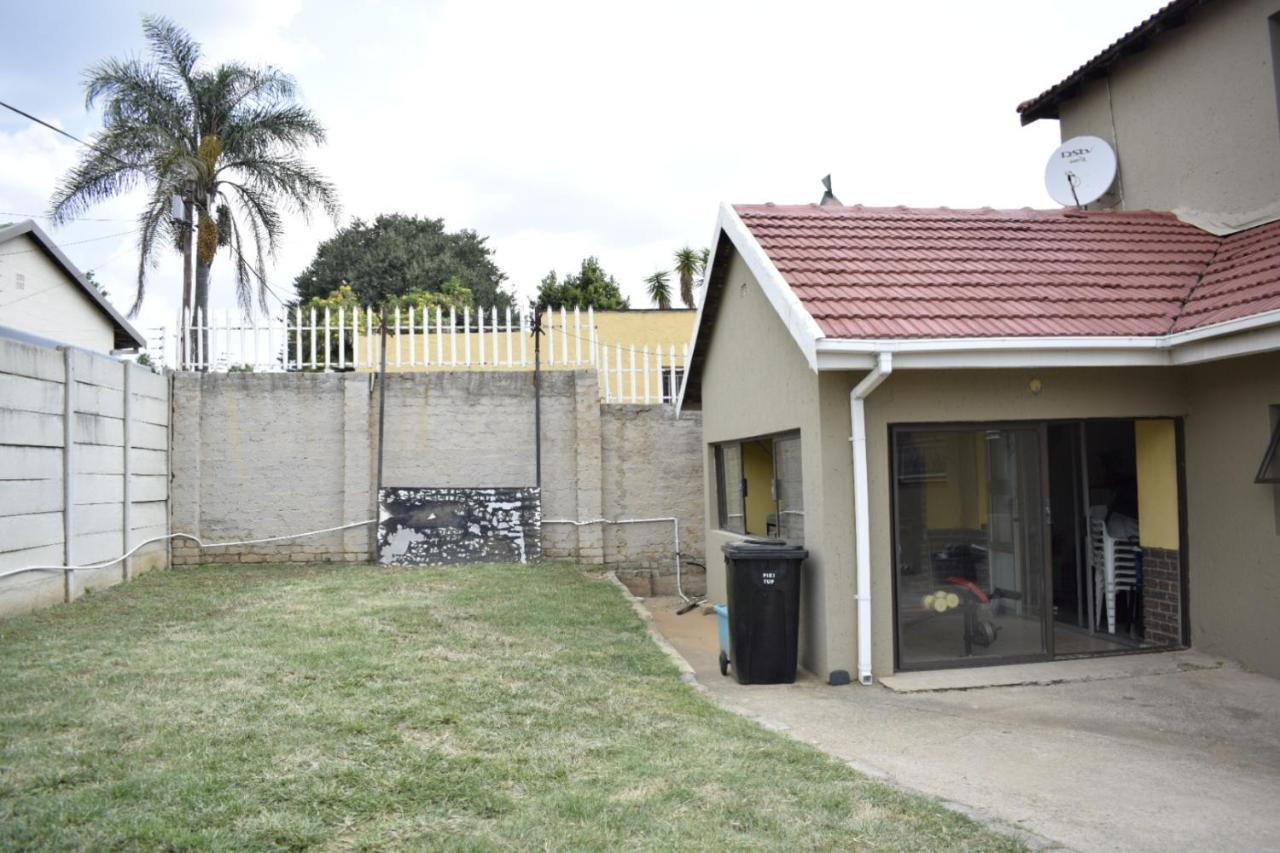 דירות יוהנסבורג Lalela House מראה חיצוני תמונה